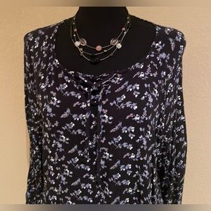 Gorgeous ladies top size XL